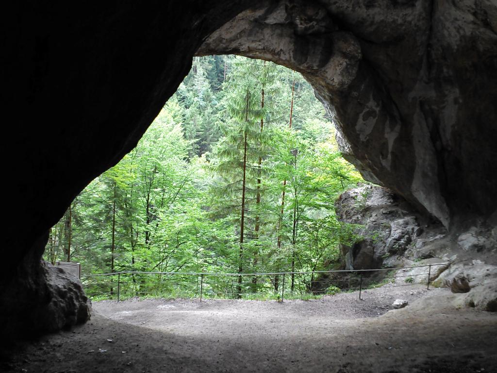 Tischoferhöhle