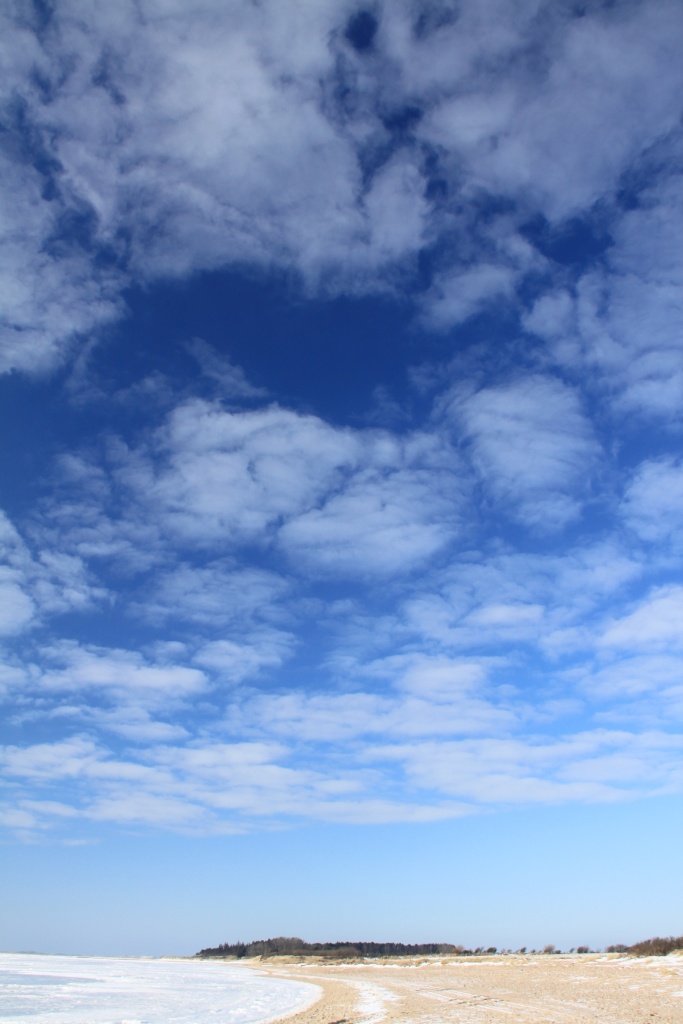 10.02.2012: Utersum, der Himmel über dem Strand